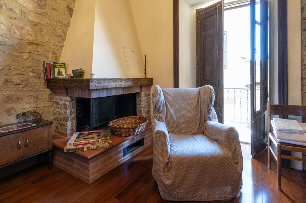 Casa Della Nonna Villa Caltavuturo Exteriör bild